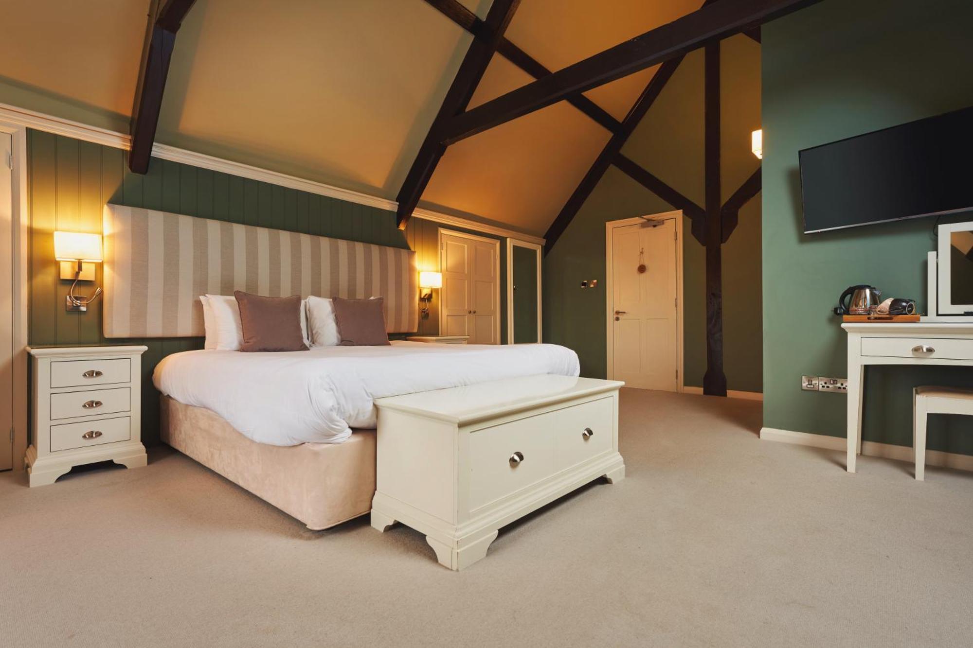 Отель Rose And Crown Yealmpton Экстерьер фото