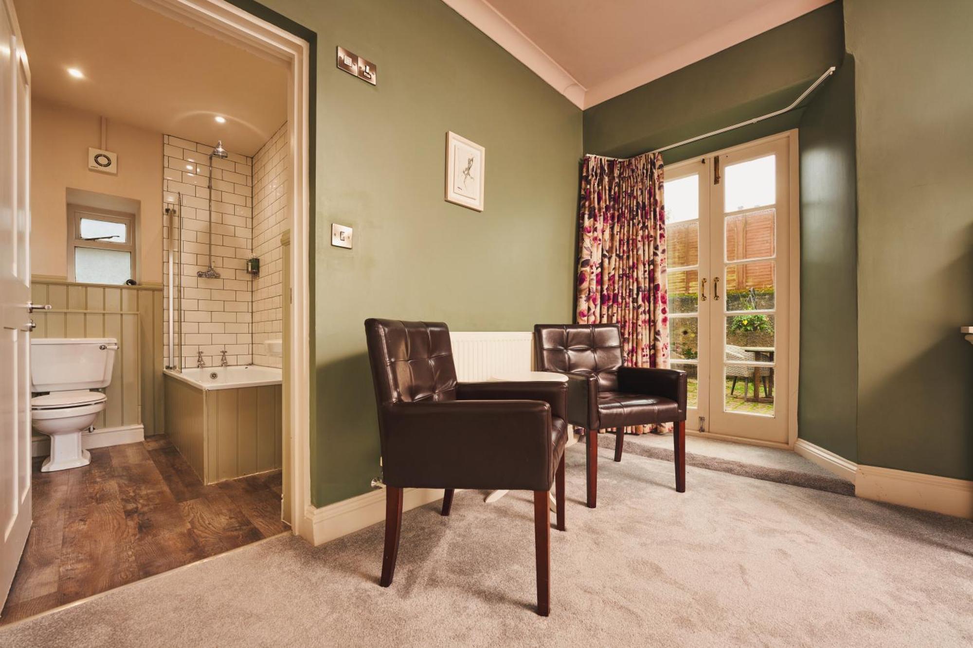 Отель Rose And Crown Yealmpton Экстерьер фото