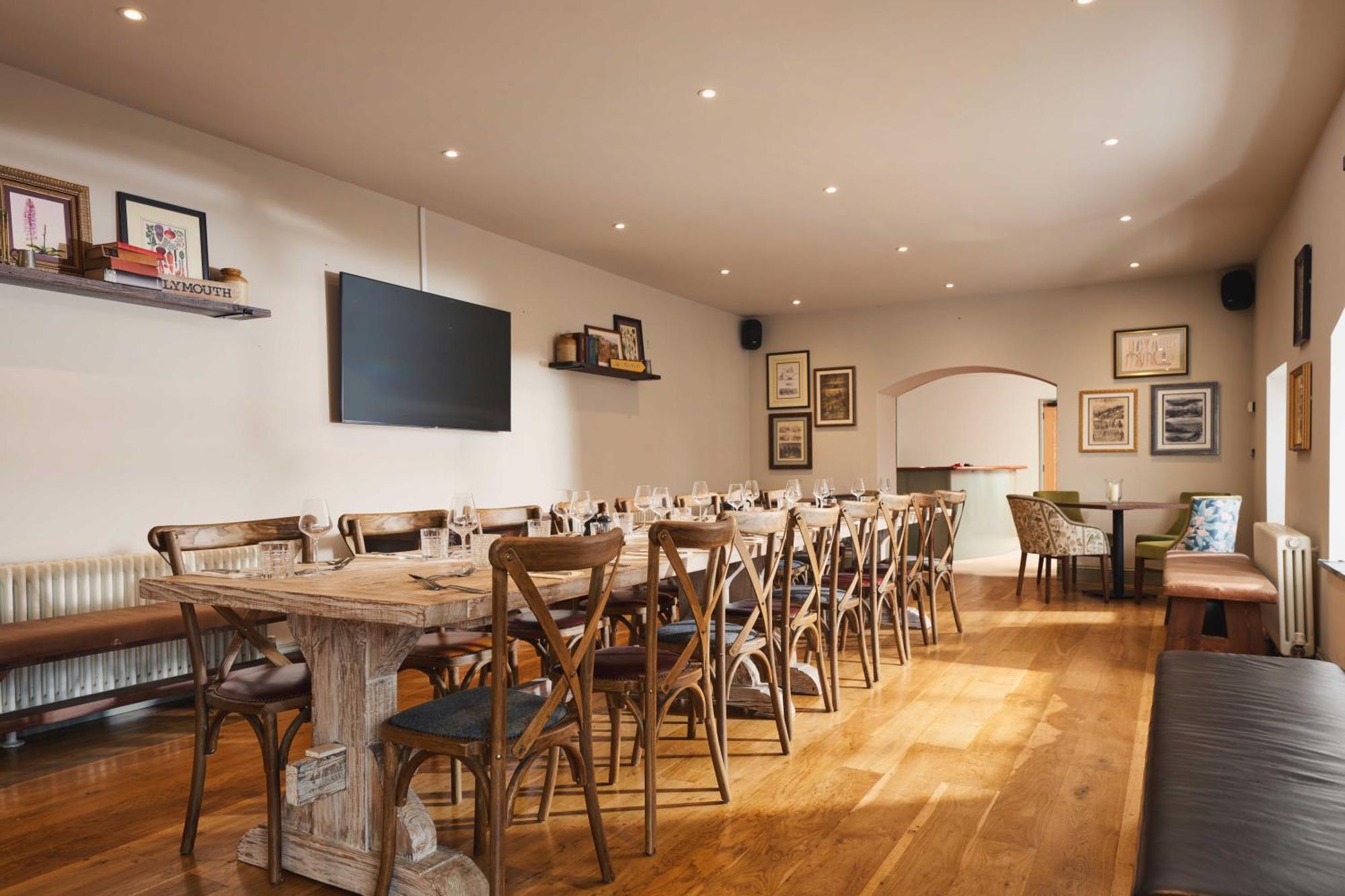 Отель Rose And Crown Yealmpton Экстерьер фото