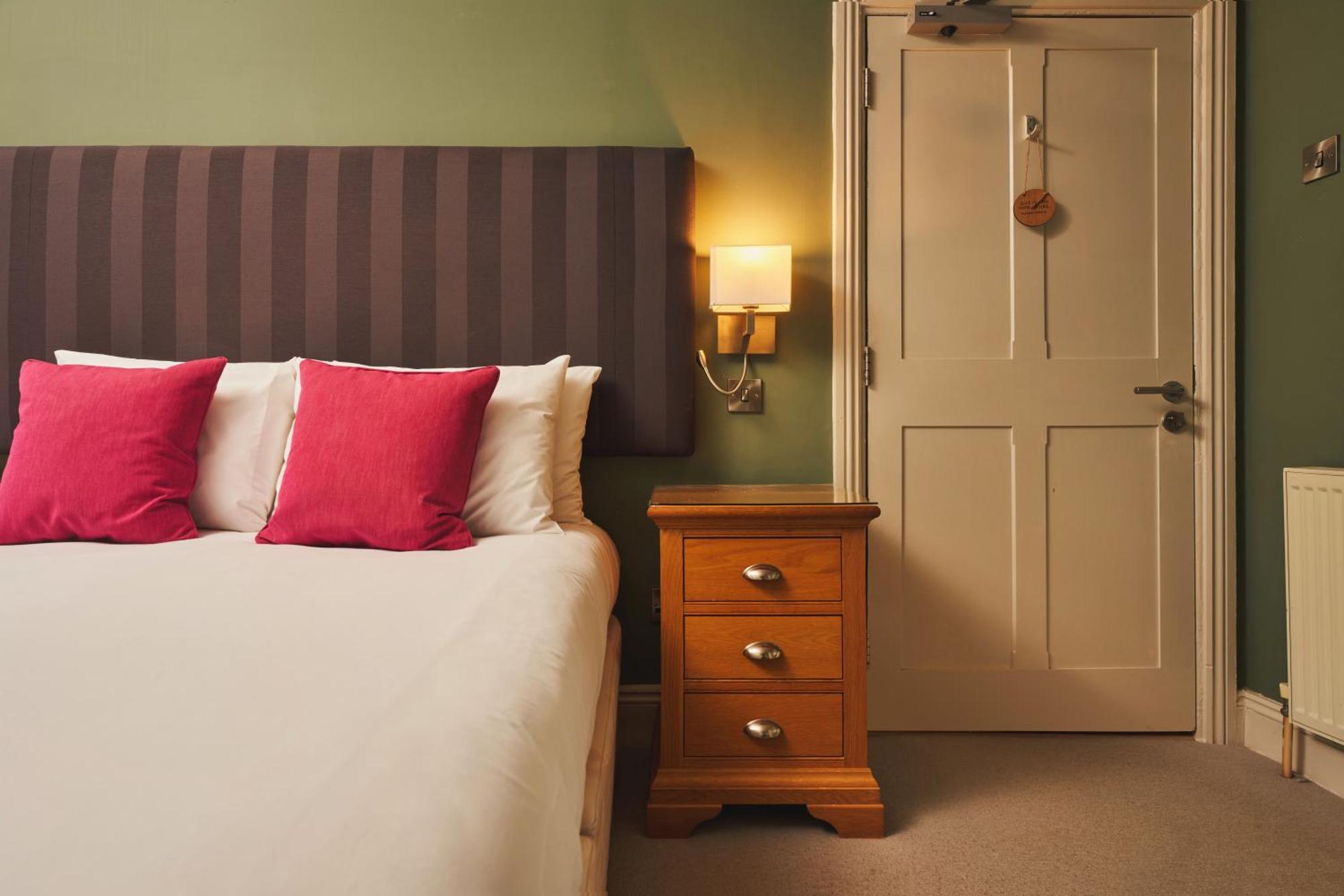 Отель Rose And Crown Yealmpton Номер фото