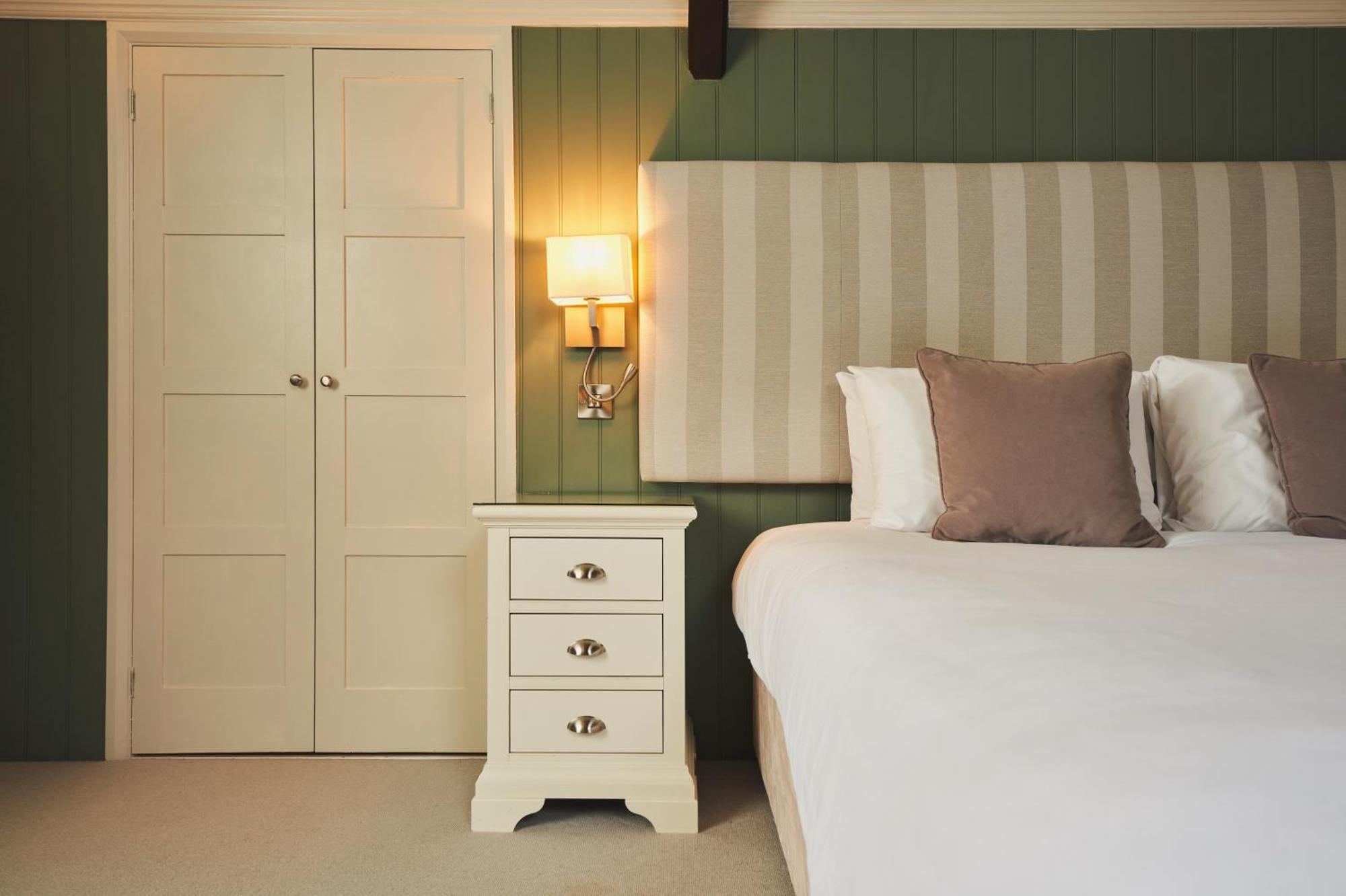 Отель Rose And Crown Yealmpton Номер фото